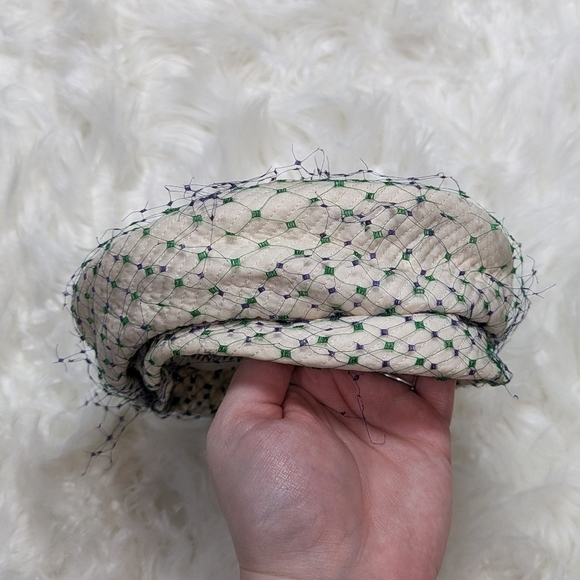 Vintage 40s I.‎ Magnin & Co. Cloche Style Cream Fascinator Ladies Net Derby Hat - Picture 3 of 5